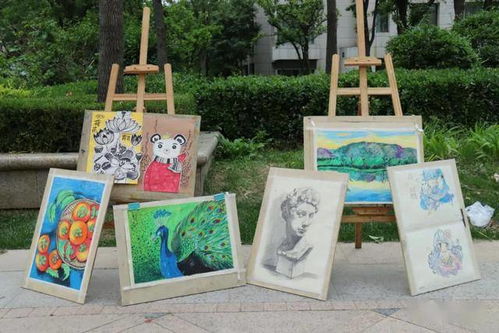 夏日约绘 百余名小朋友户外写生，石班景云美术培训学校创新融合影视美术道具置景服务